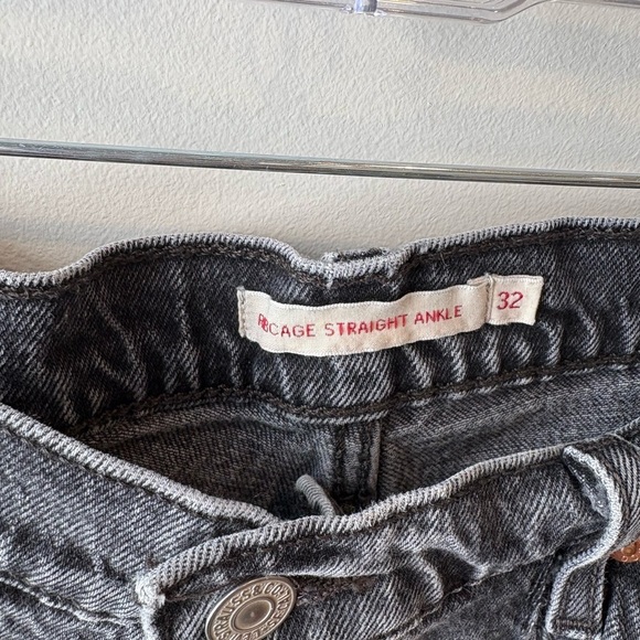 Levi’s Ribcage Straight Ankle Jeans - Picture 3 of 5